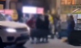 郑州爆料小伙子视频,小伙子挺身而出，网友纷纷点赞